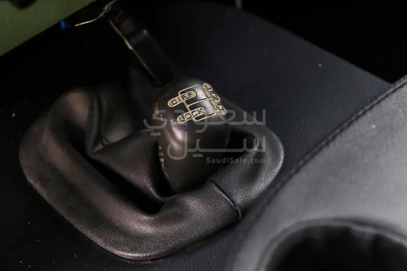 1990 لاند روفر ديفيندر 90