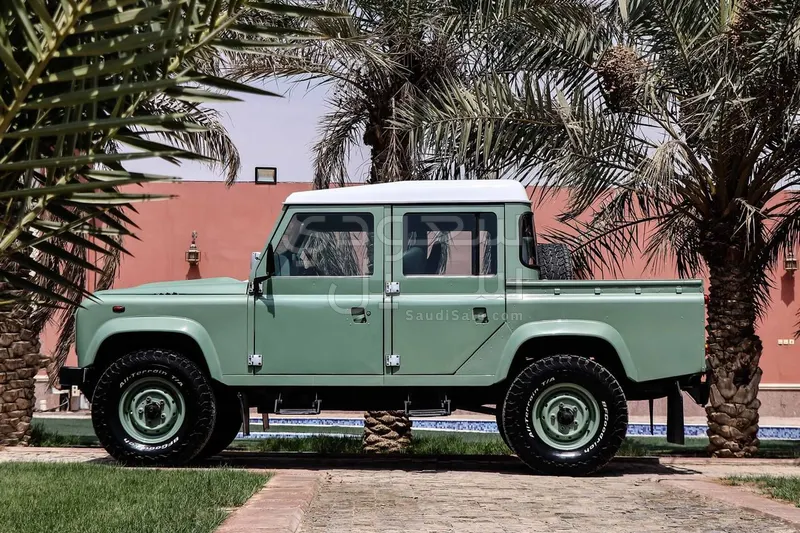 1990 لاند روفر ديفيندر 90