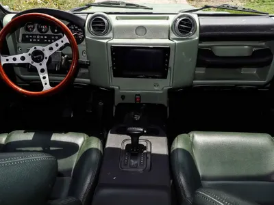 1990 لاند روفر ديفيندر 90