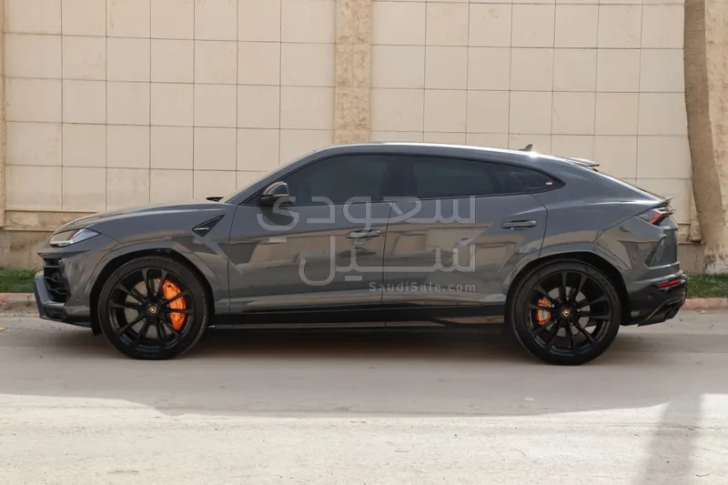 2022 Lamborghini URUS