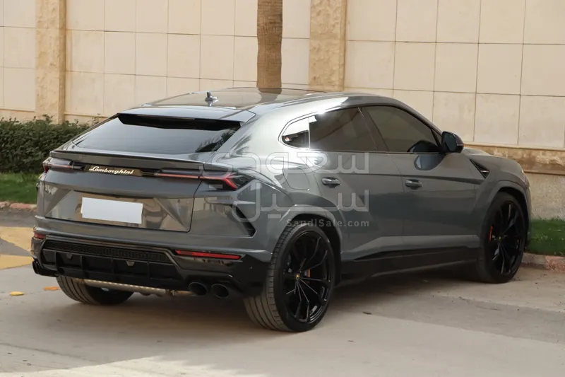 2022 Lamborghini URUS
