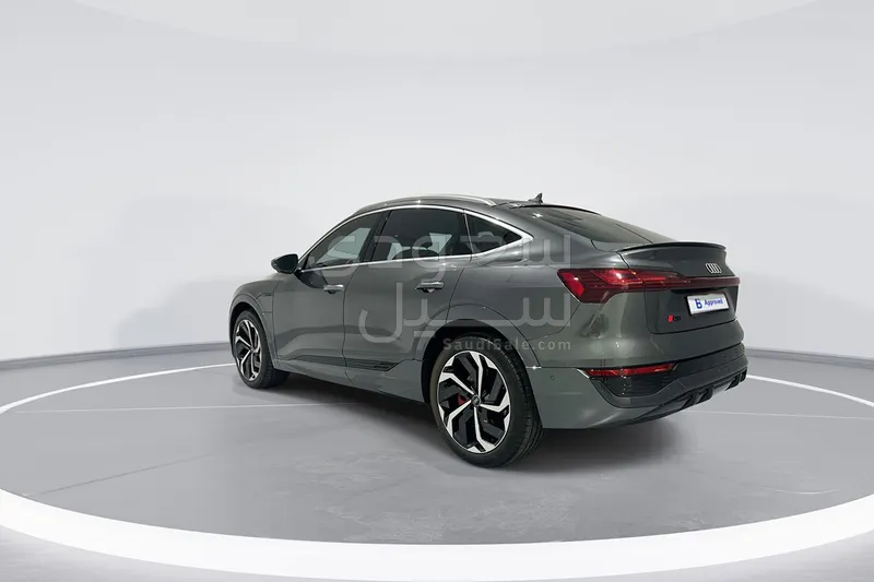 2024 اودي كيو 8 اي ترون سبورت باك