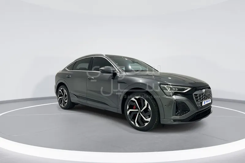 2024 اودي كيو 8 اي ترون سبورت باك