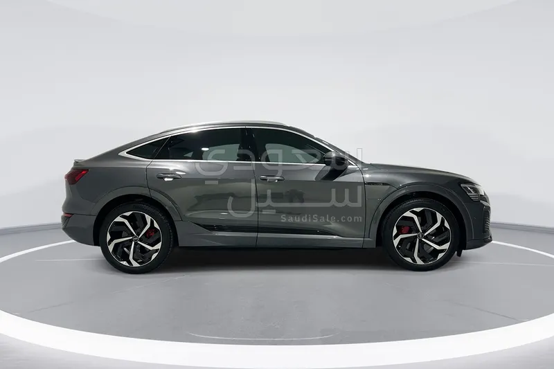 2024 اودي كيو 8 اي ترون سبورت باك