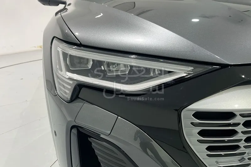 2024 اودي كيو 8 اي ترون سبورت باك