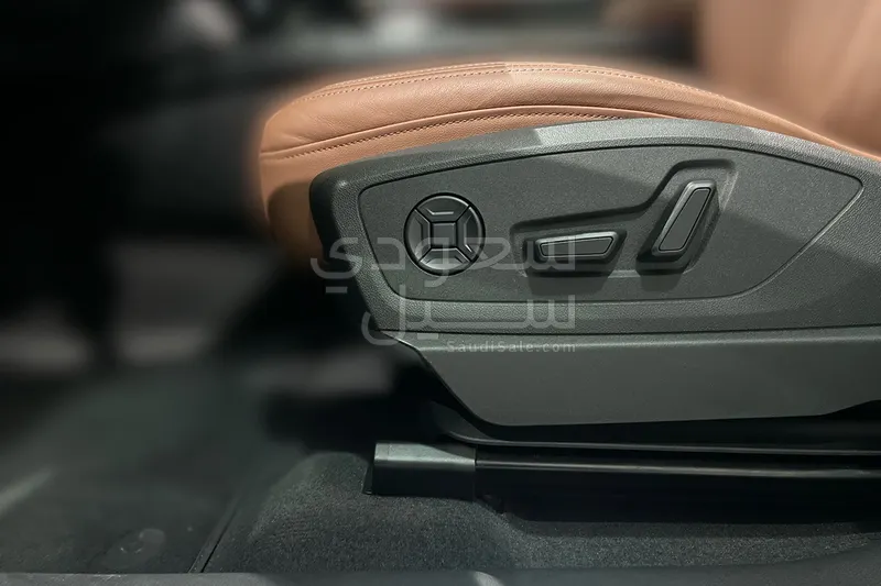 2024 اودي كيو 8 اي ترون سبورت باك