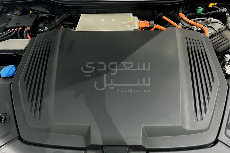 2024 اودي كيو 8 اي ترون سبورت باك