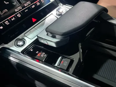 2024 اودي كيو 8 اي ترون سبورت باك