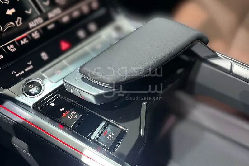 2024 اودي كيو 8 اي ترون سبورت باك