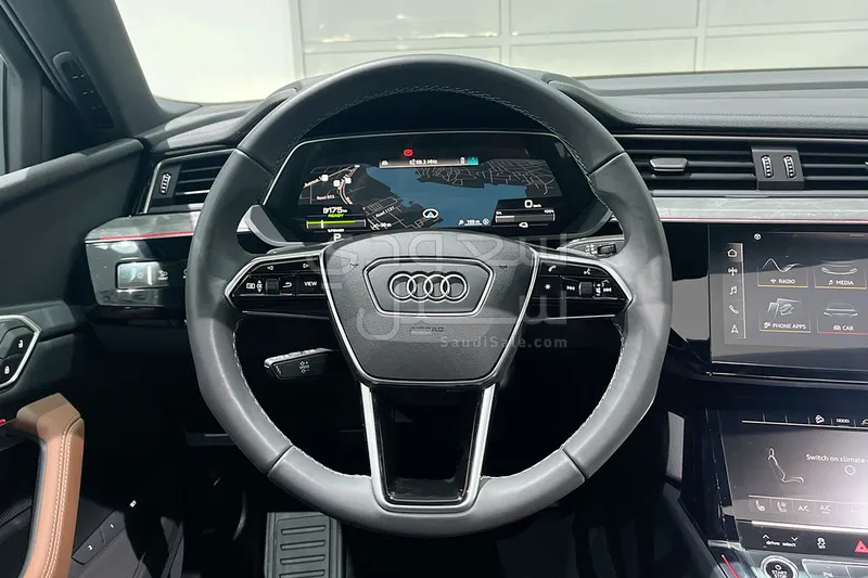 2024 اودي كيو 8 اي ترون سبورت باك