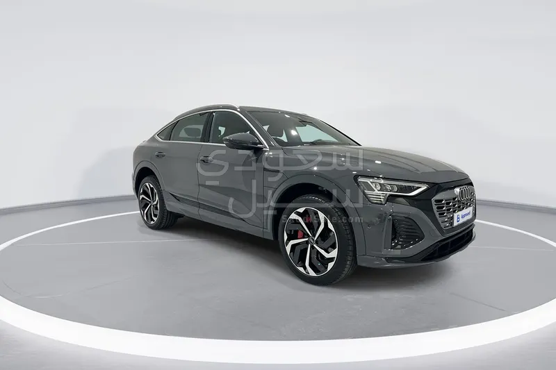 2024 اودي كيو 8 اي ترون سبورت باك