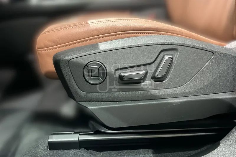 2024 اودي كيو 8 اي ترون سبورت باك