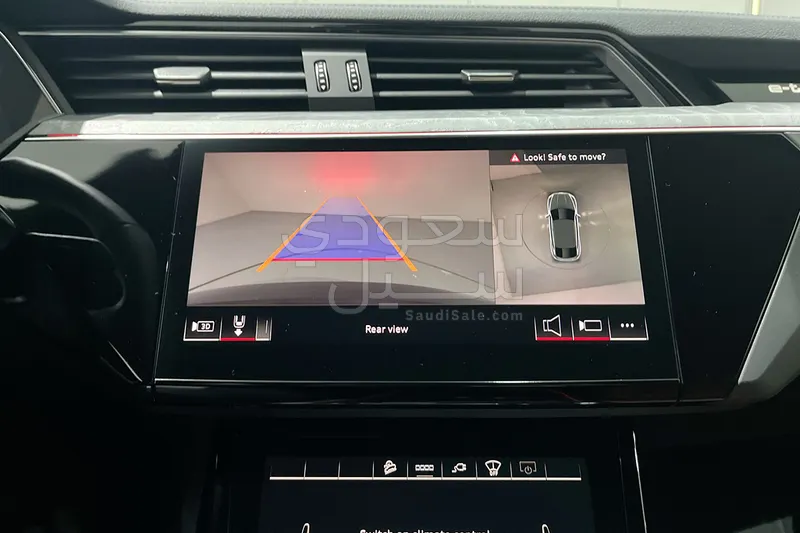 2024 اودي كيو 8 اي ترون سبورت باك