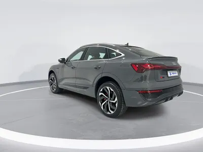 2024 اودي كيو 8 اي ترون سبورت باك