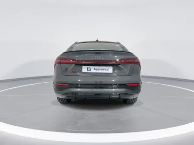 2024 اودي كيو 8 اي ترون سبورت باك