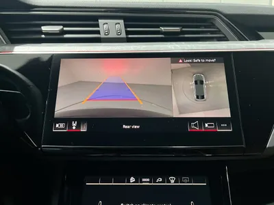 2024 اودي كيو 8 اي ترون سبورت باك