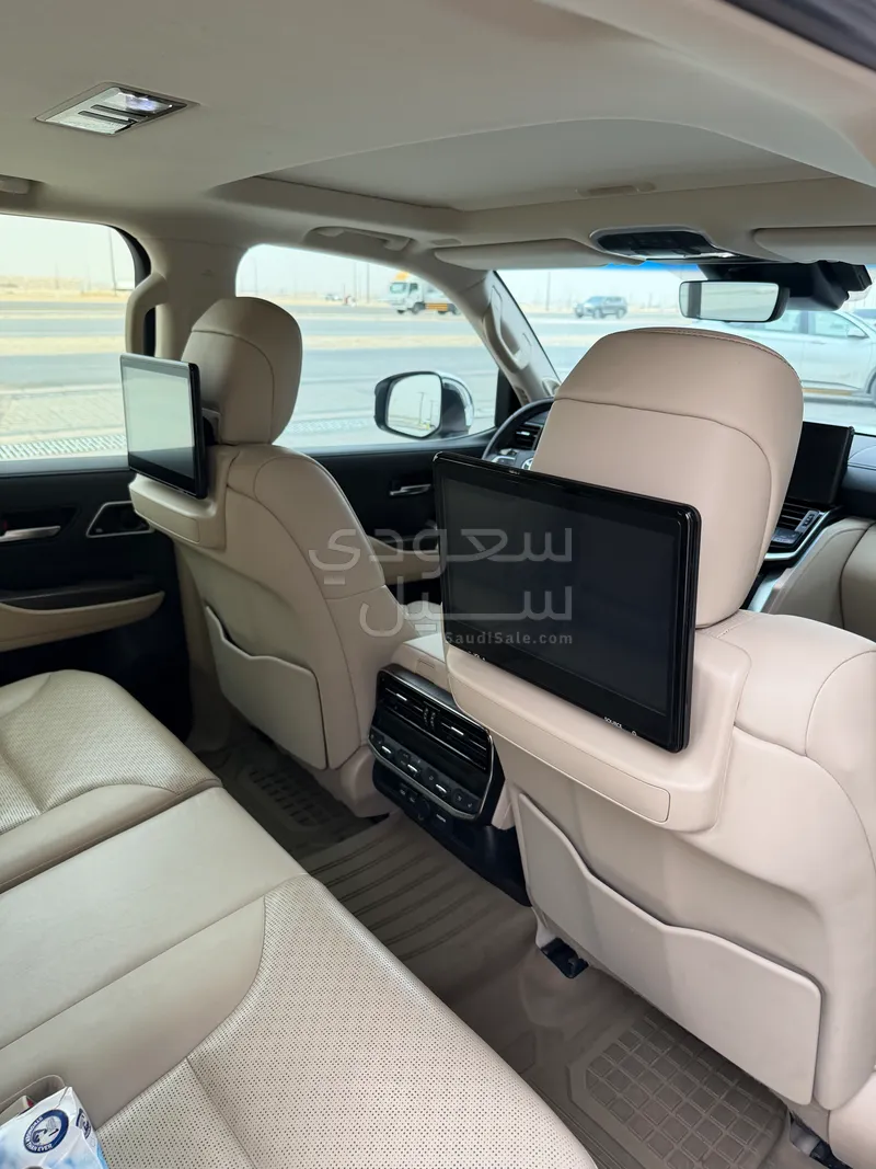 2022 تويوتا لاند كروزر في اكس ار