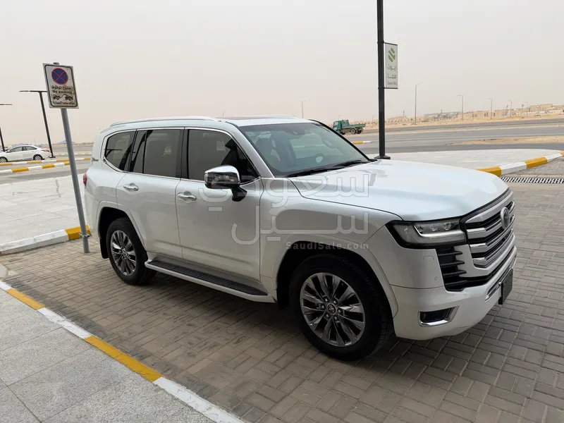 2022 تويوتا لاند كروزر في اكس ار