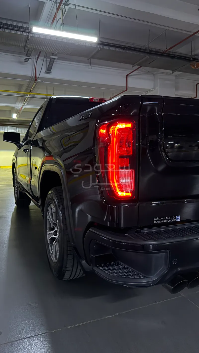 2023 جي ام سي سييرا اس ال اي