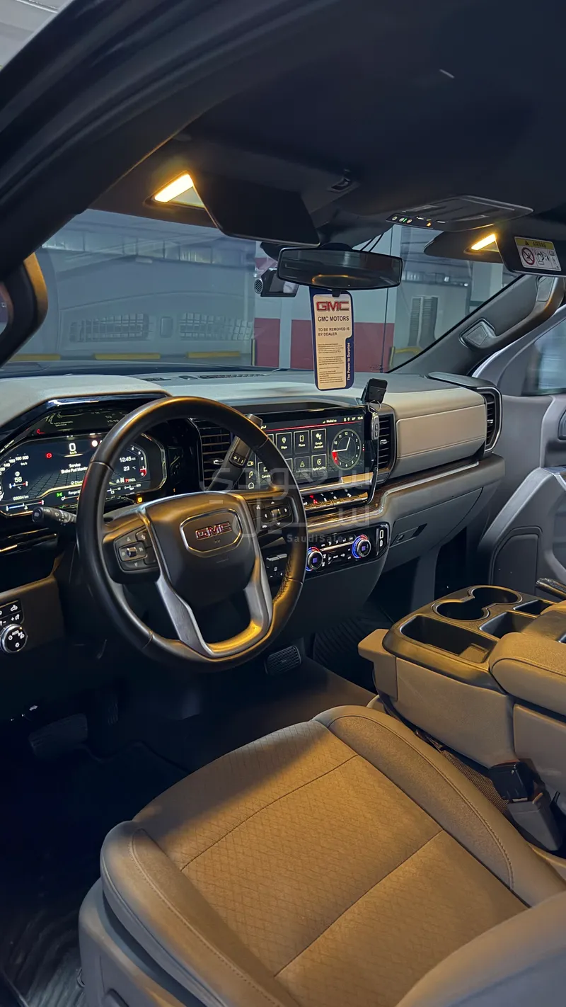 2023 جي ام سي سييرا اس ال اي