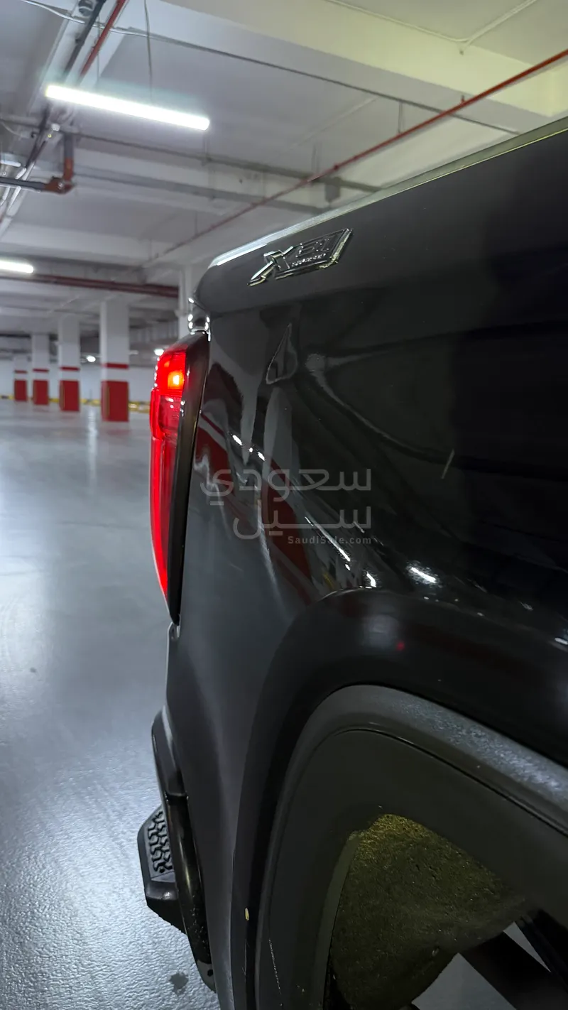 2023 جي ام سي سييرا اس ال اي