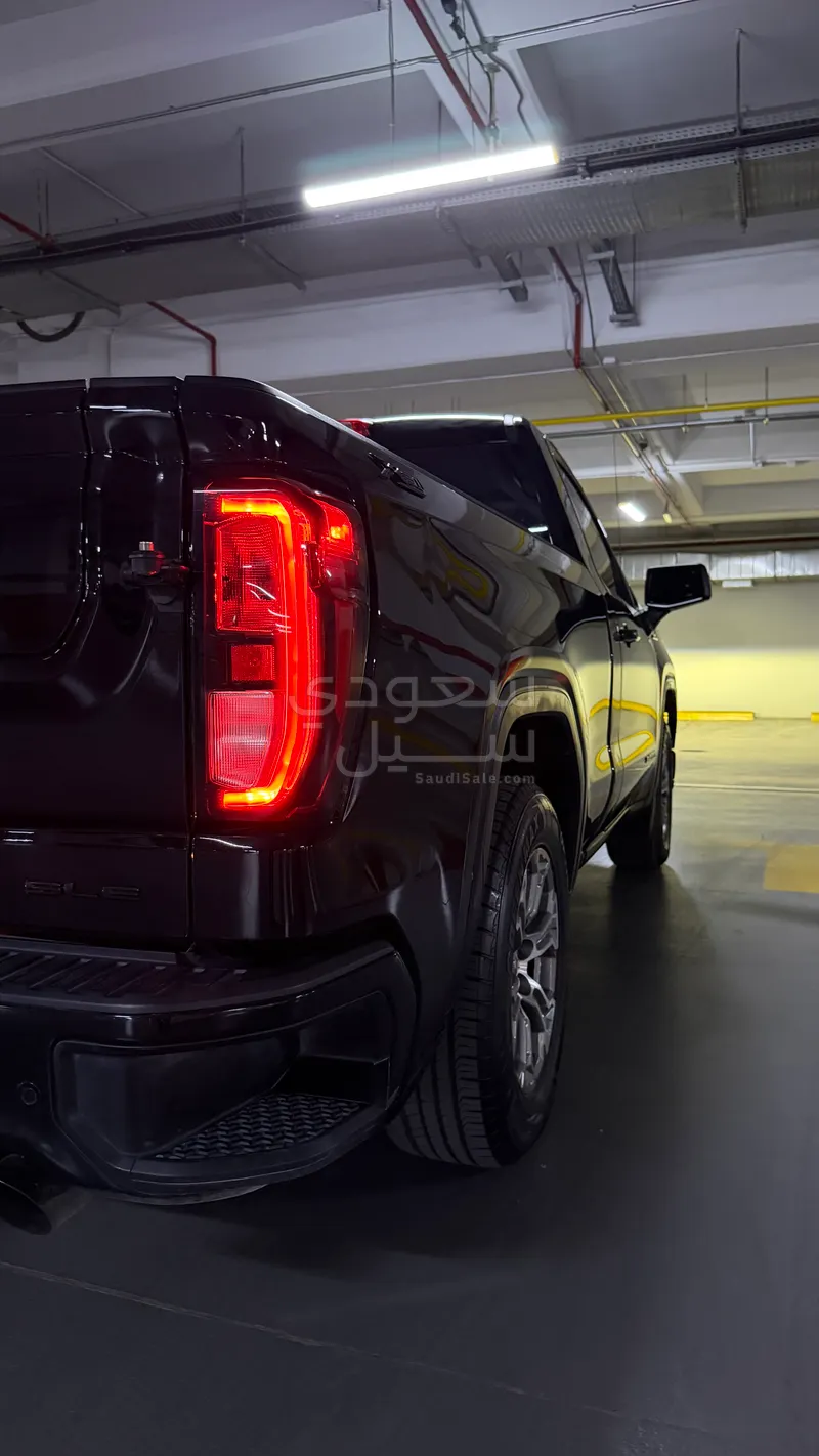 2023 جي ام سي سييرا اس ال اي