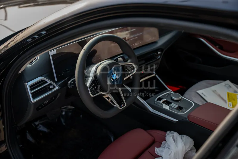 2026 بي ام دبليو الفئة الثالثة 325 أي