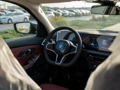 2026 بي ام دبليو الفئة الثالثة 325 أي