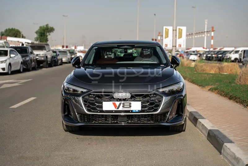 2025 اودي اي 5 40 تي اف اس اي