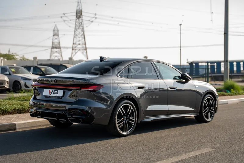 2025 اودي اي 5 40 تي اف اس اي