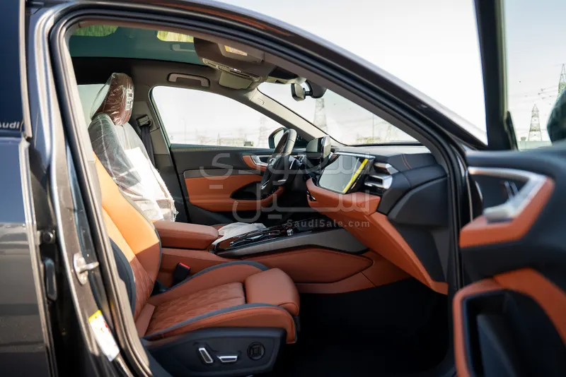 2025 اودي اي 5 40 تي اف اس اي