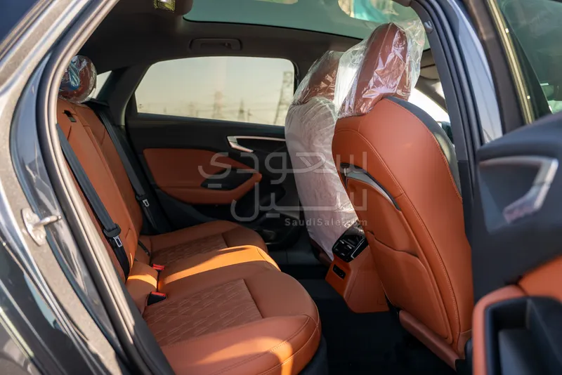 2025 اودي اي 5 40 تي اف اس اي