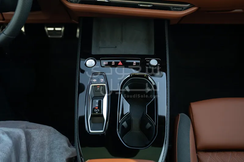 2025 اودي اي 5 40 تي اف اس اي