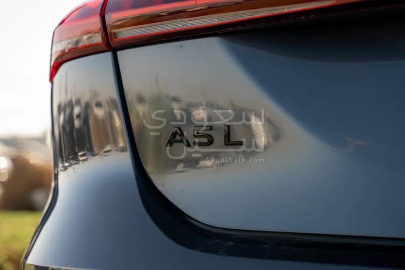 2025 اودي اي 5 40 تي اف اس اي