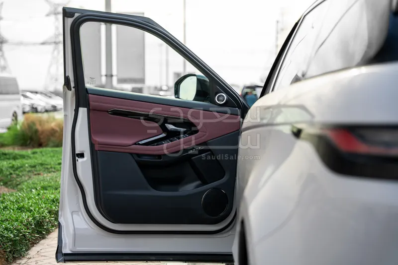 2025 لاند روفر رينج روفر ايفوك داينمك