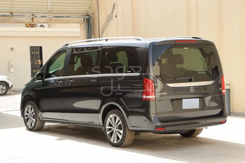2023 مرسيدس - بنز في 250