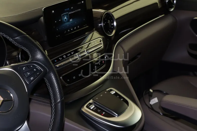 2023 مرسيدس - بنز في 250