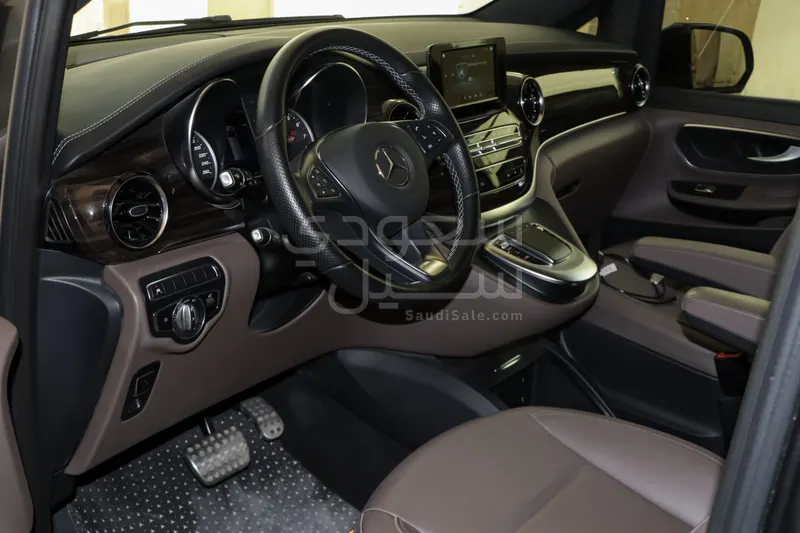 2023 مرسيدس - بنز في 250