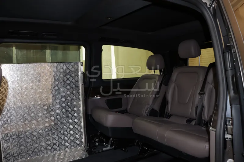 2023 مرسيدس - بنز في 250