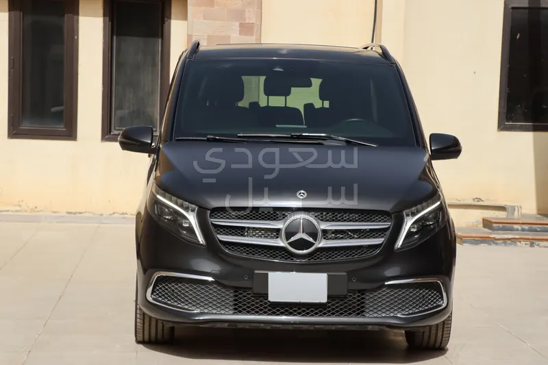 2023 مرسيدس - بنز في 250