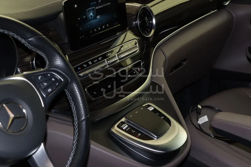 2023 مرسيدس - بنز في 250