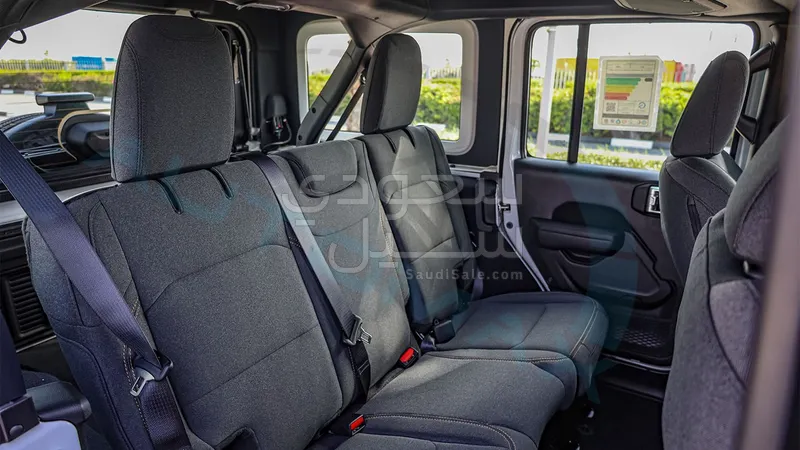 2025 جييب رانجلر سبورت بلس