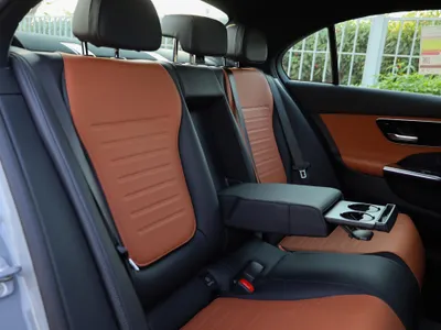 2026 مرسيدس - بنز سي 200 أي إم جي