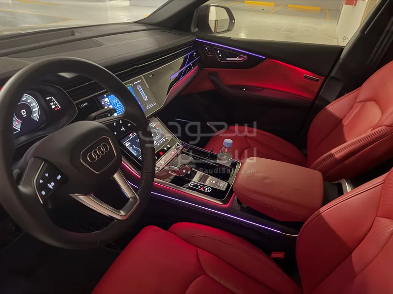 2025 اودي كيو 8 اس لاين