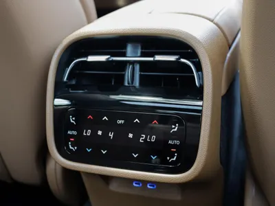 2026 مرسيدس - بنز إي 300 أي إم جي