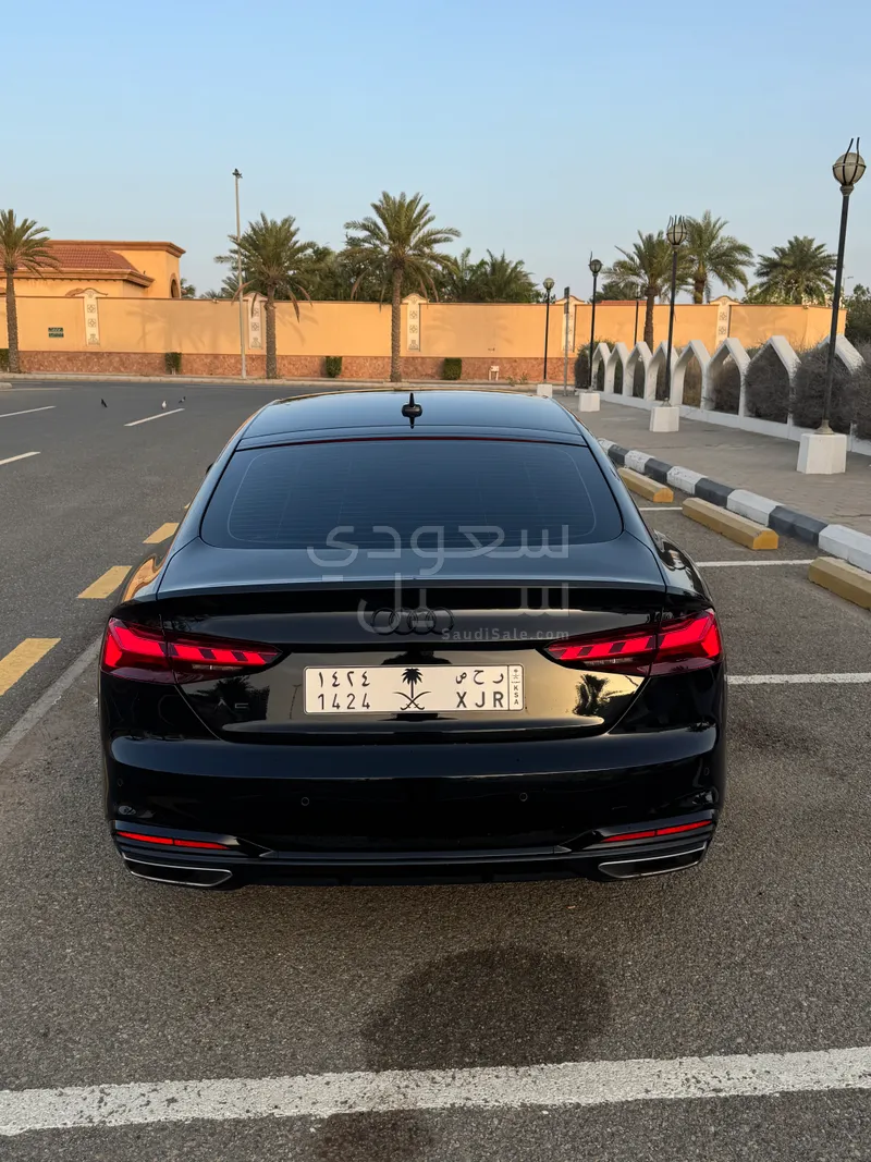 2023 اودي اي 5 40 تي اف اس اي اس لاين