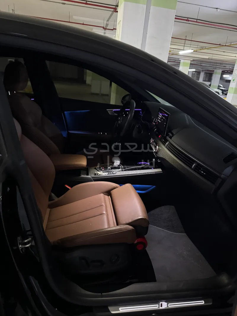 2023 اودي اي 5 40 تي اف اس اي اس لاين