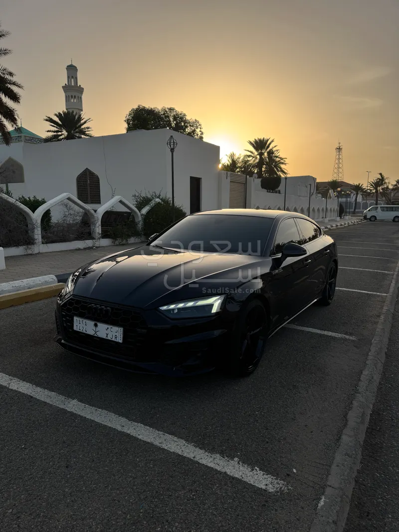 2023 اودي اي 5 40 تي اف اس اي اس لاين