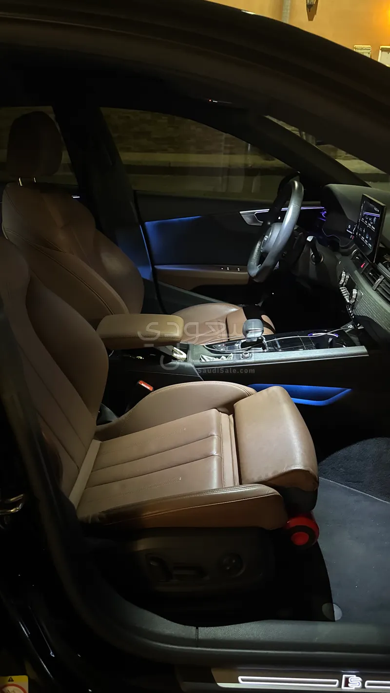 2023 اودي اي 5 40 تي اف اس اي اس لاين