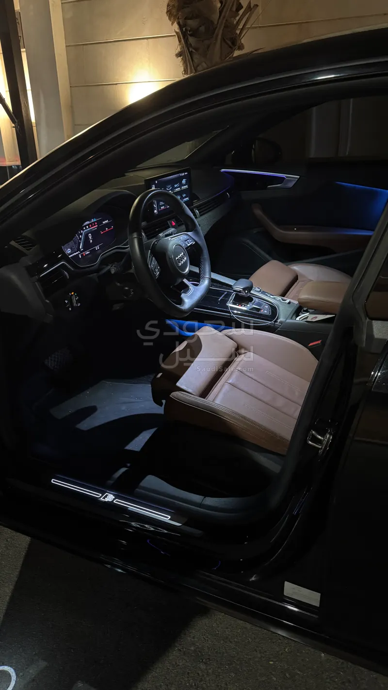 2023 اودي اي 5 40 تي اف اس اي اس لاين